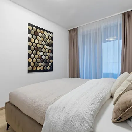 Sky Park 10Th Floor Castle And City View Apartment Pressburg
