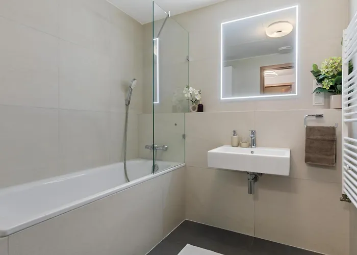 Breathtaking Castle View - Modern Sky Park Apartamento *